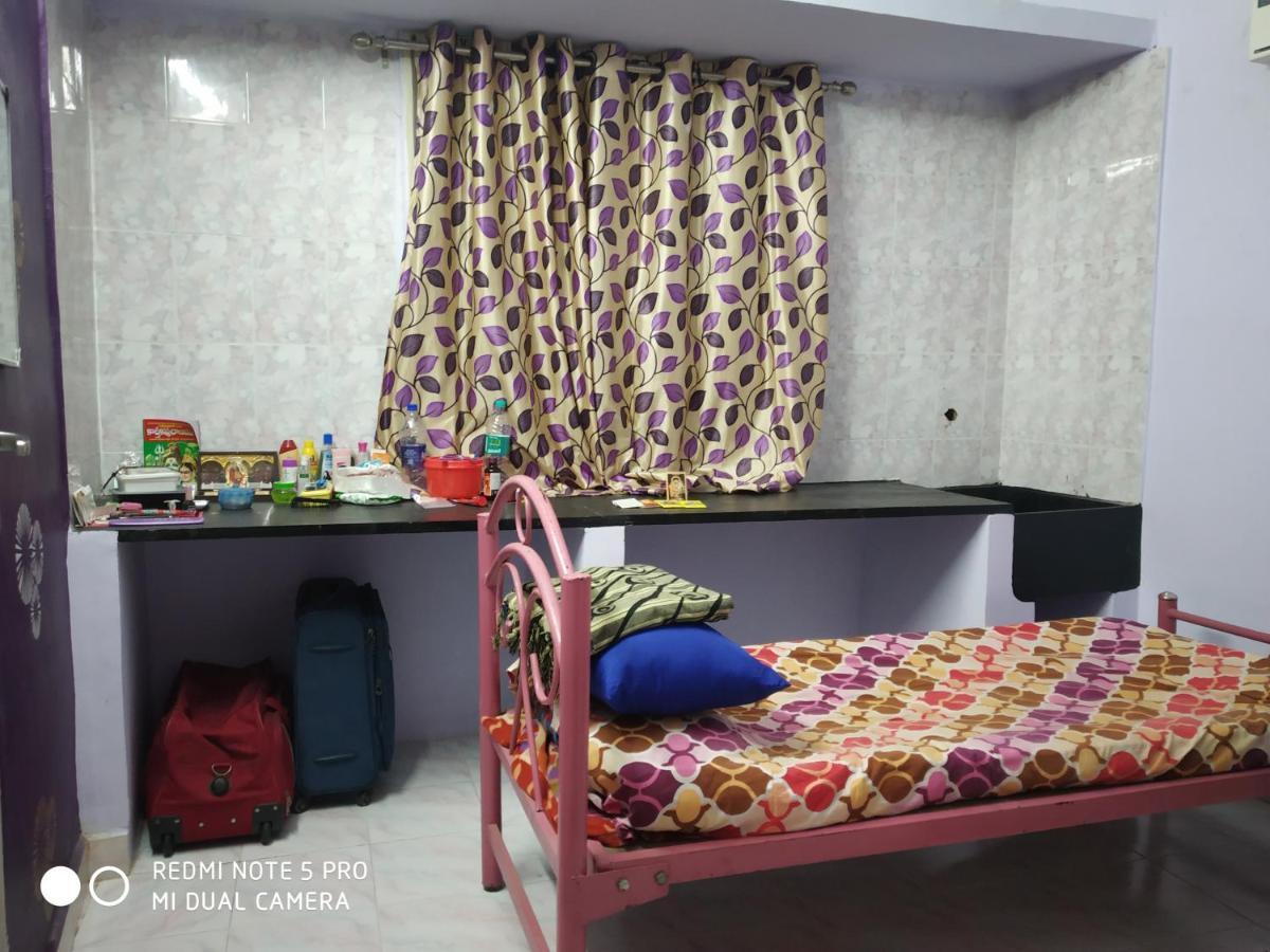 Easvari Grand Pg For Women - Female Only Vandrerhjem Chennai Eksteriør bilde